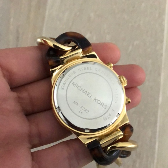 Michael kors gold & tortoise shell watch w/ box - Picture 3 of 3